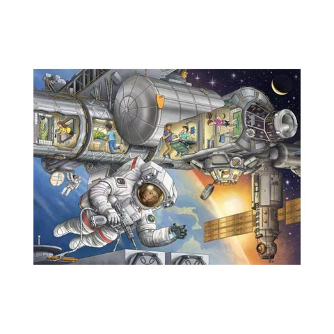 Ravensburger On the space station