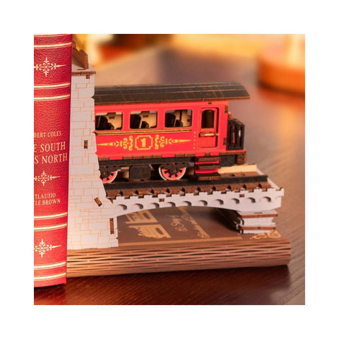 Book Nook, Century Train4